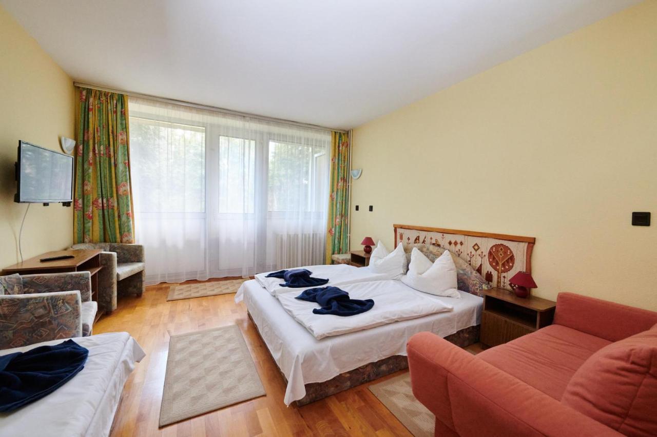 Retro Lido - Vonyarcvashegy Hotel Luaran gambar