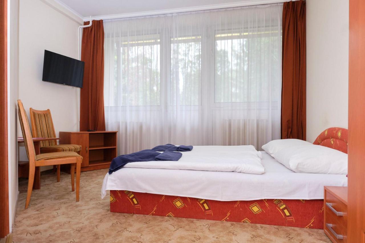 Retro Lido - Vonyarcvashegy Hotel Luaran gambar