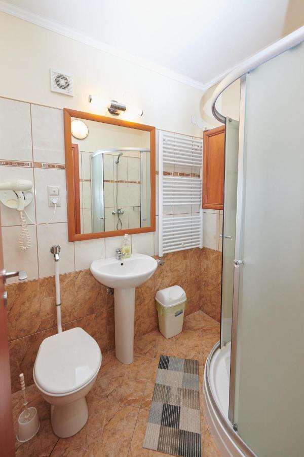 Retro Lido - Vonyarcvashegy Hotel Luaran gambar
